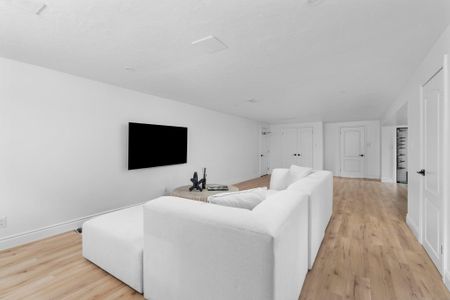 For Lease - 14 HENRY Street, Essa, Ontario - Photo 2