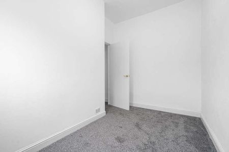 Aberdeen Grove, Edgeley, SK3 - Photo 3