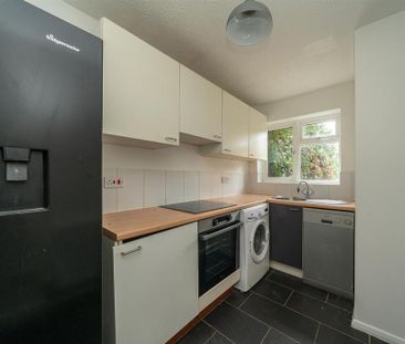 2 bedroom end of terrace house to rent - Photo 1