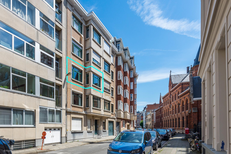 Lichtrijk en ruim appartement op toplocatie. - Photo 2