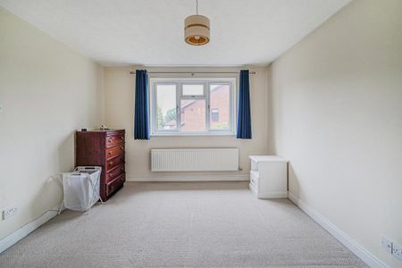 4 bedroom detached house to rent - Photo 4
