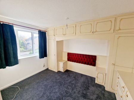 PETERBOROUGH - Photo 3