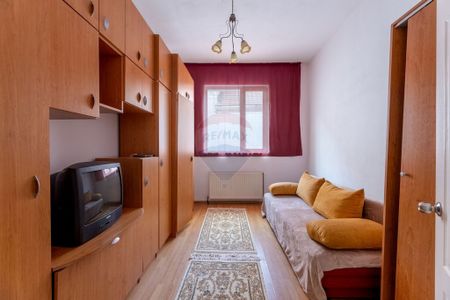 Casă de inchiriat 2 camere, curte intimă – zonă cent... - Fotografie 2