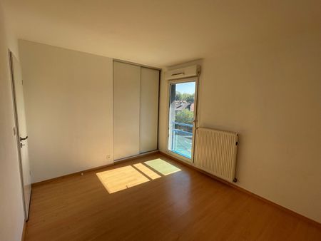 Location Appartement 5 pièces 96m² - Photo 2