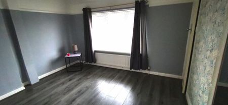 2 bedroom semi-detached house to rent - Photo 5