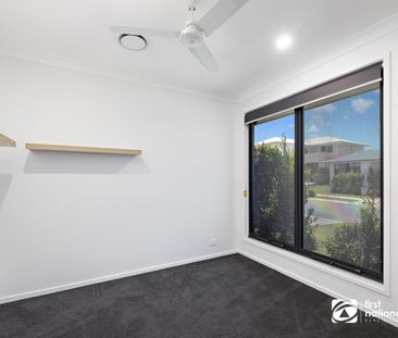 STUNNING FAMILY HOME IN VIBRANT THORNLANDS COMMUNITY - Photo 5