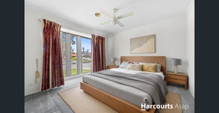 Family Home in Pakenham - Photo 5