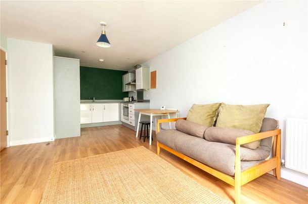 Academy Place, Isleworth, TW7 - Photo 1
