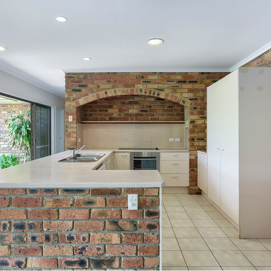 6 Errogie Place, Fig Tree Pocket QLD 4069 - House For Rent | Domain - Photo 1