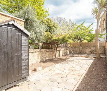 6 bedroom terraced house to rent - Photo 2