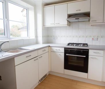 2 bedroom terraced house to rent - Photo 4