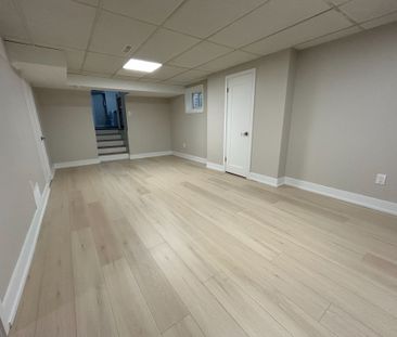 For Lease - 467 Fendalton Street, Mississauga, Ontario - Photo 2