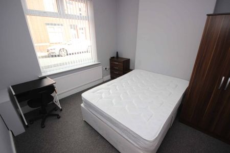 Room , Southbourne Street - Photo 3