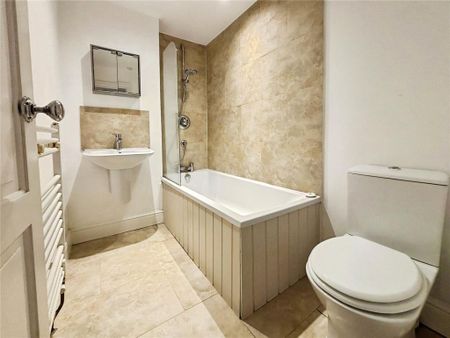 3 bedroom end of terrace house to rent - Photo 3