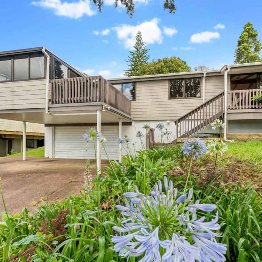 3 Beddy with Garage and Large back yard - Move... - Photo 1