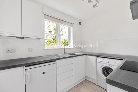 Le May Avenue, Grove Park, London, SE12 - Photo 4