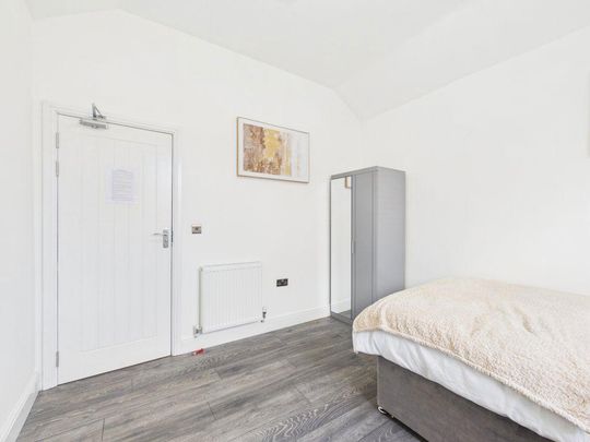 House share to rent - Photo 1