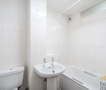 Larch Close, New Southgate - Photo 5