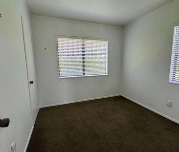 Spacious Family Home in Bellevue - Photo 1