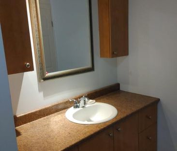 4 1/2 à louer près de tous les services et prêt en emménager !!! - Photo 4