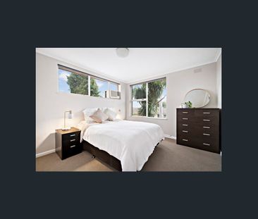 Sun-Filled 2-Bedroom Townhouse for Rent - Photo 5