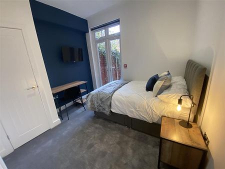 1 bedroom in a house share to rent - Photo 4