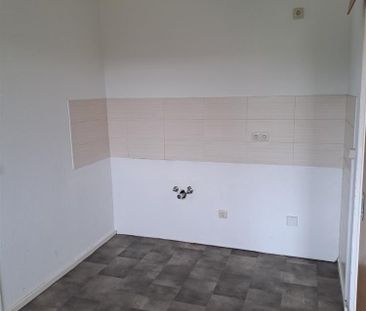 Schöne 3 Raum Wohnung in der Bitterfelder Innenstadt - Foto 2