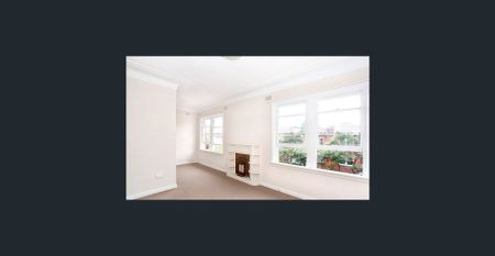 Spacious 2-Bedroom Apartment in Prime Location - Photo 3