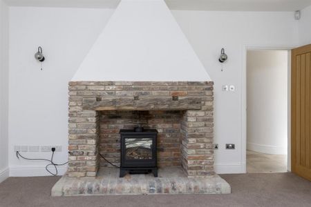 2 bedroom detached bungalow to rent - Photo 3