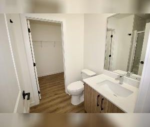 3 Bed 2.5 Bath Dbl Garage Balcony Townhouse For Rent Leduc - Photo 3