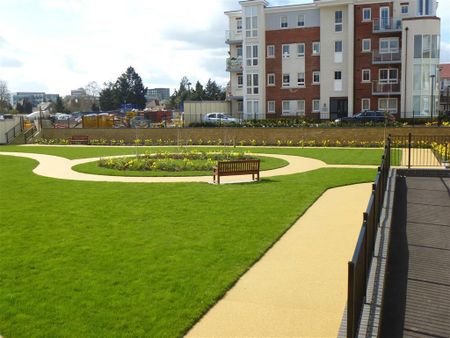 Kingfisher Drive, MAIDENHEAD - Photo 5