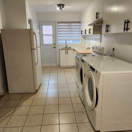 3-1/2 plus coin détente dans Petite-Patrie, Immeuble très tranquille Métro Autobus - Photo 4