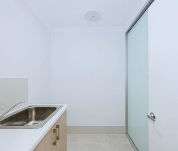 Modern Coastal Living in Sought-After Madora Bay - Photo 6