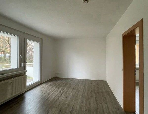 Schöne 2-Raum-Wohnung mit Balkon in ruhiger Lage! - Foto 1