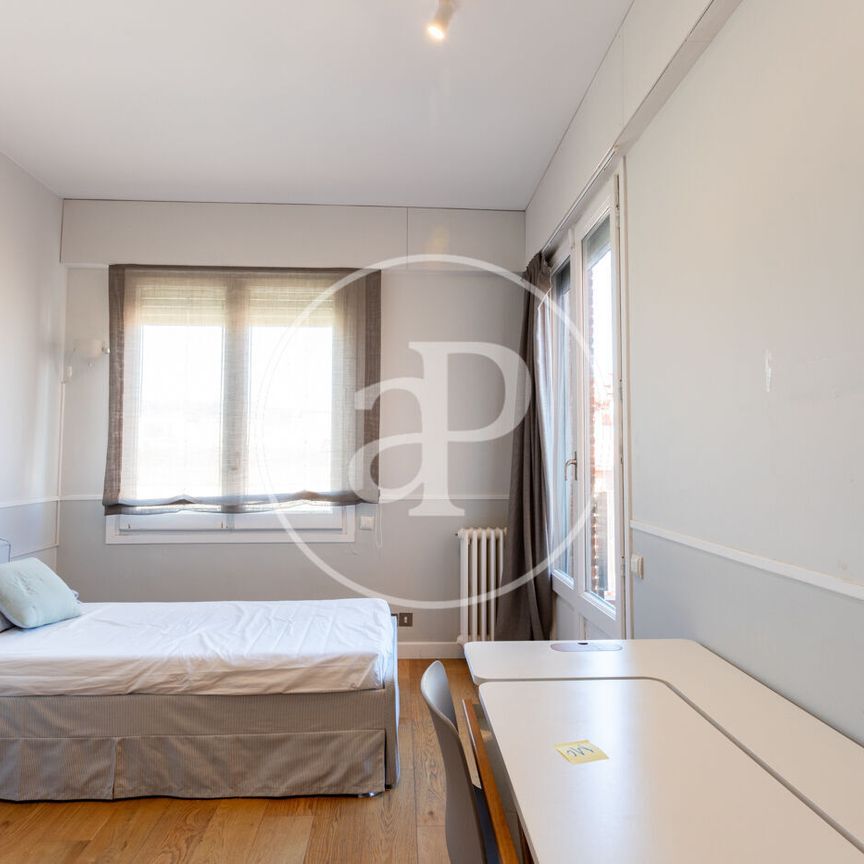 Penthouse for rent in Turó - Photo 1