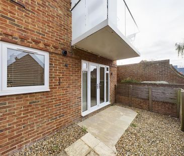 1 bedroom ground floor flat to rent - Photo 1