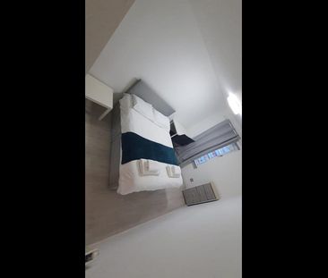 1 Bed Flat, Viewcraig Gardens, EH8 - Photo 2