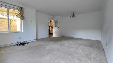 3 bedroom detached house to rent - Photo 2