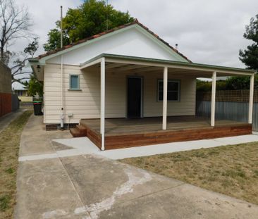 RENOVATED TWO BEDROOM HOUSE - Photo 5