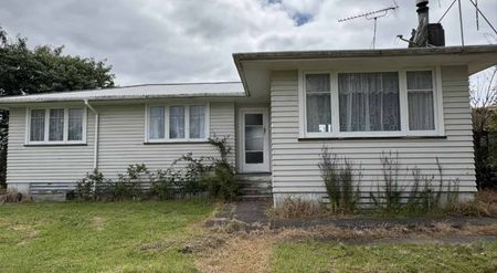 Three bedrooms, Large corner section! - Photo 3