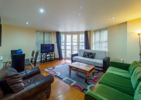 Bourne House - Photo 1