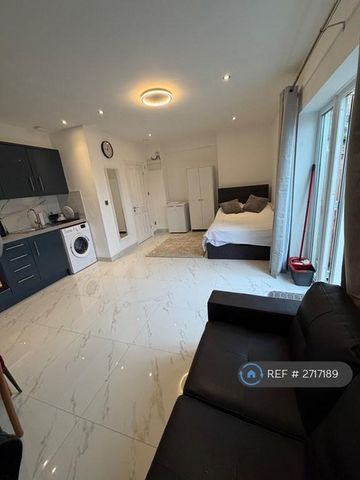 Studio to rent - Photo 4