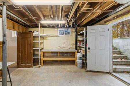 For Lease - 2383 Kirk Road, Hamilton, Ontario - Photo 2