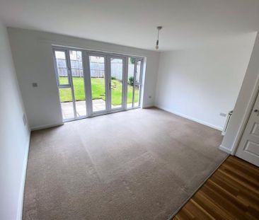 4 Bedroom Semi Detached To Let - Photo 1