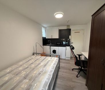 Studio to rent - Photo 6