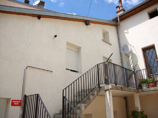 Location appartement 3 pièces 56 m² à Oyonnax (01100) CENTRE - Photo 1