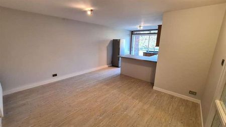 Stonegrove, Edgware, HA8 - Photo 3