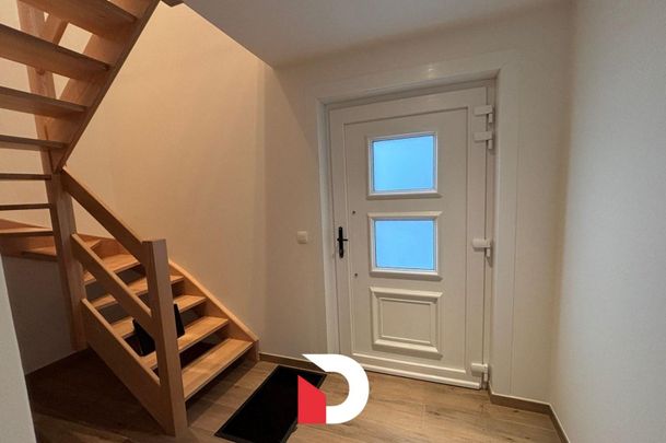 Gerenoveerde, lichtrijke woning met 3 slaapkamers en garage - Foto 1