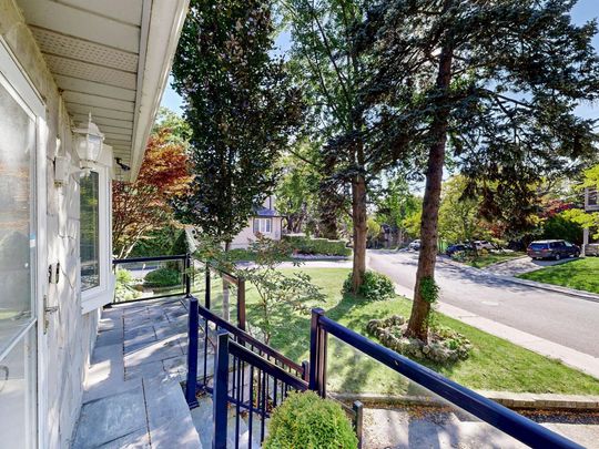 For Lease - 139 Scarboro Crescent, Toronto, Ontario - Photo 1