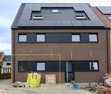 Energiezuinig gelijkvloersappartement met 1 slaapkamer, terras en 2 autostaanplaatsen - Foto 1